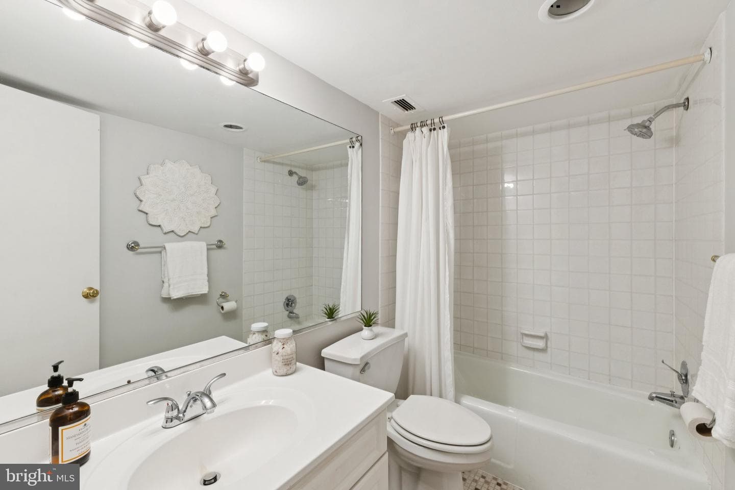 6100 Westchester Park Drive #506 photo 13