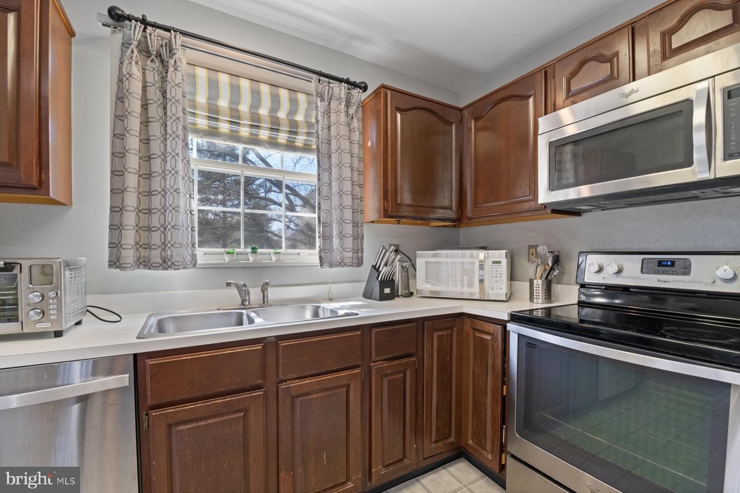 801 Millponds Drive photo 9