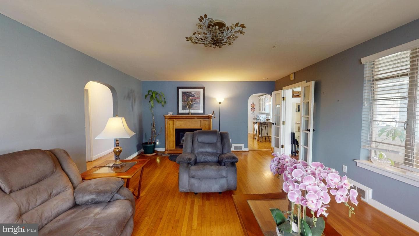 6103 Manor Road photo 11
