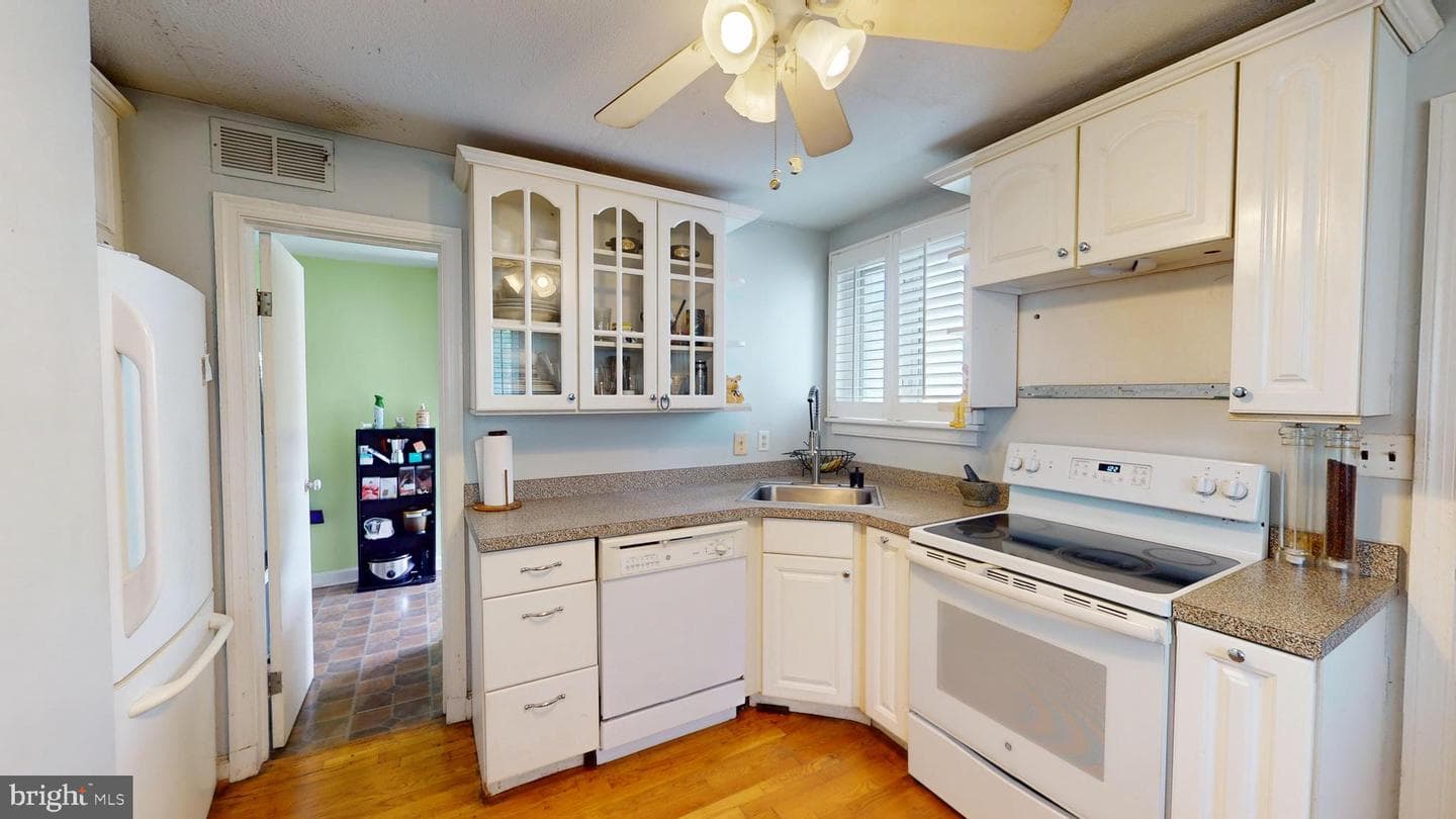6103 Manor Road photo 18
