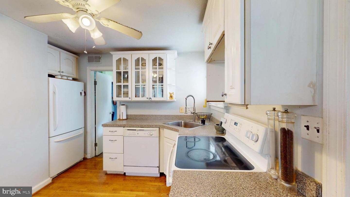 6103 Manor Road photo 19