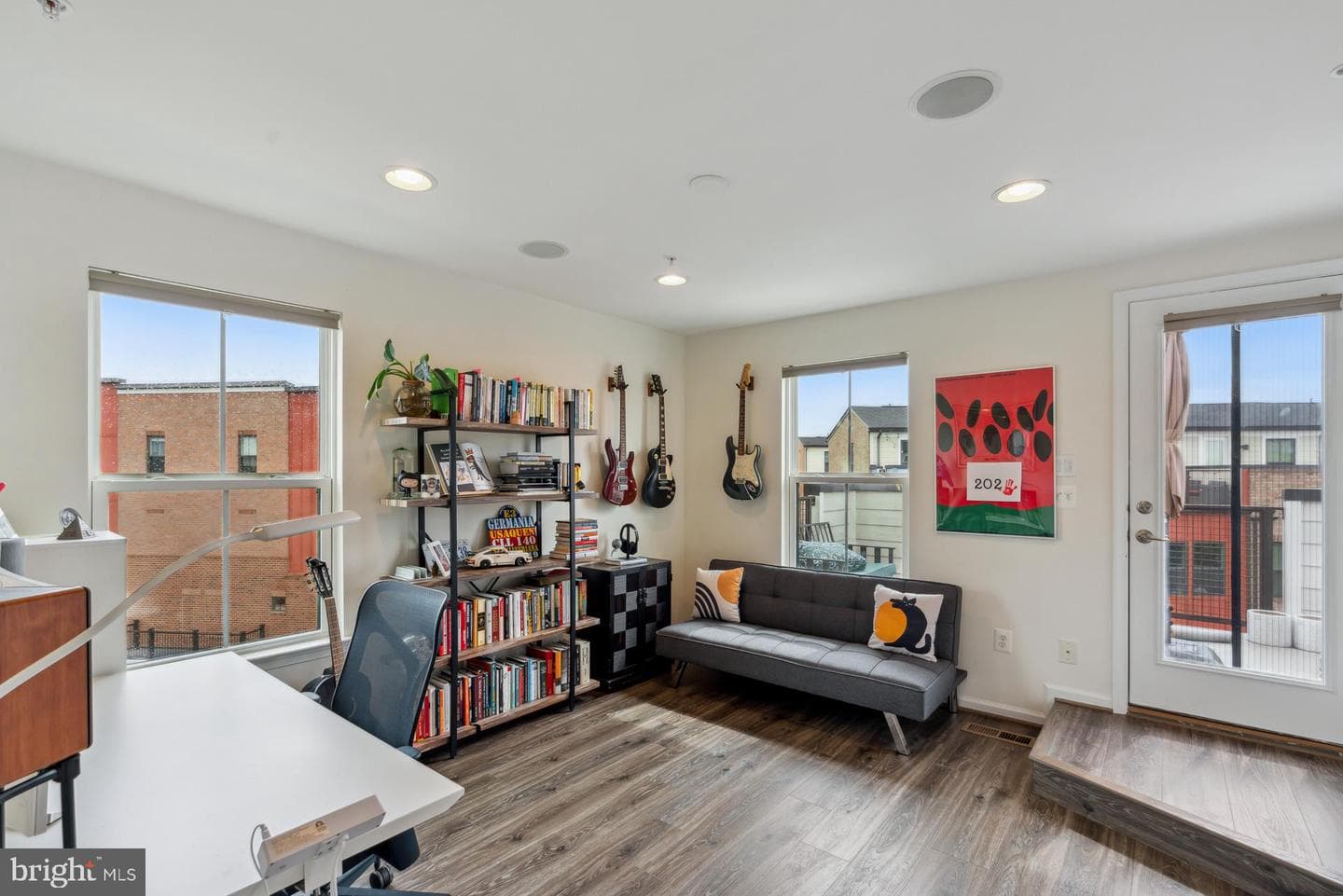 6211 Chronicle Street photo 23
