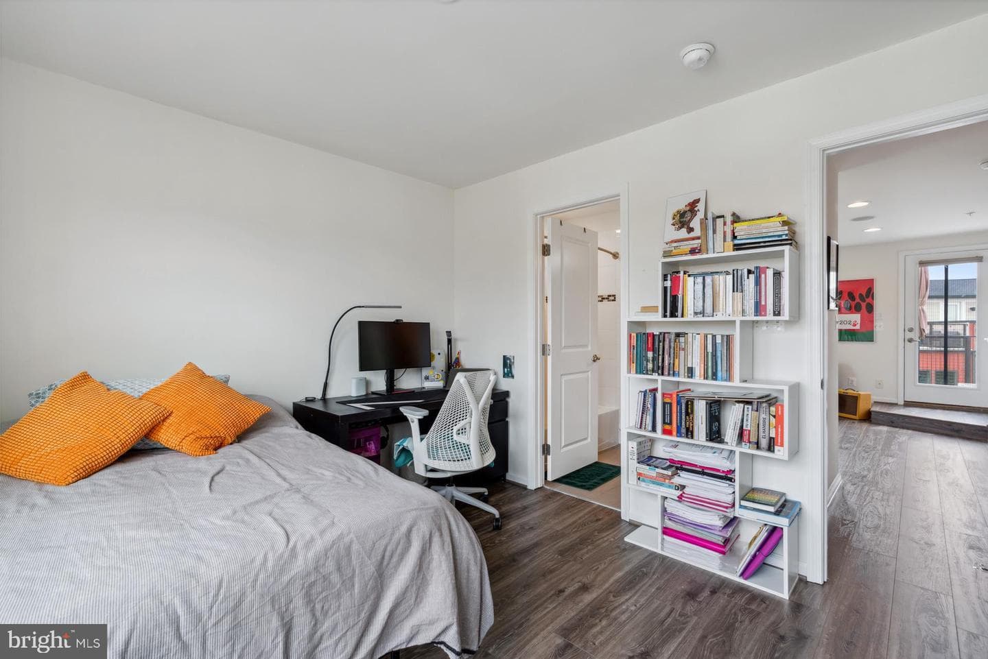 6211 Chronicle Street photo 27