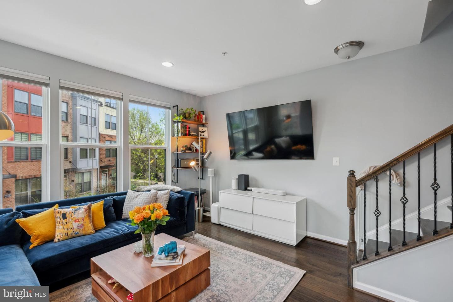 6211 Chronicle Street photo 3