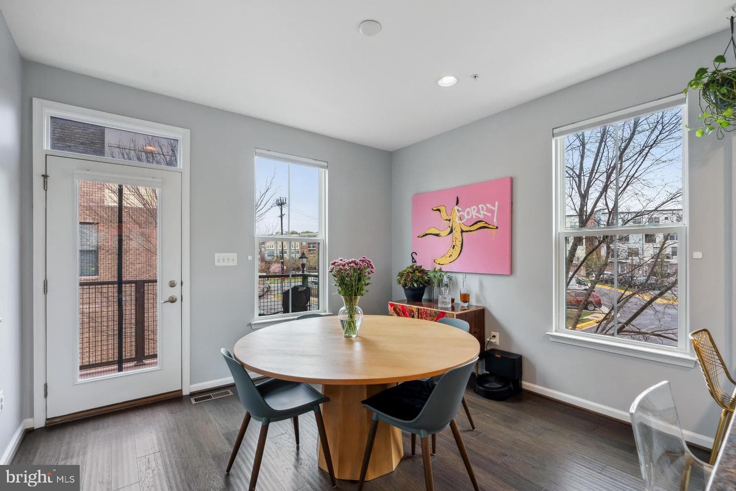 6211 Chronicle Street photo 5