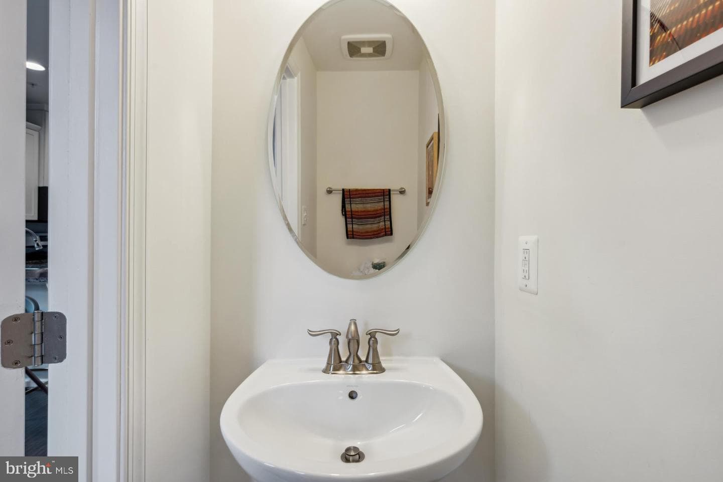 6211 Chronicle Street photo 9