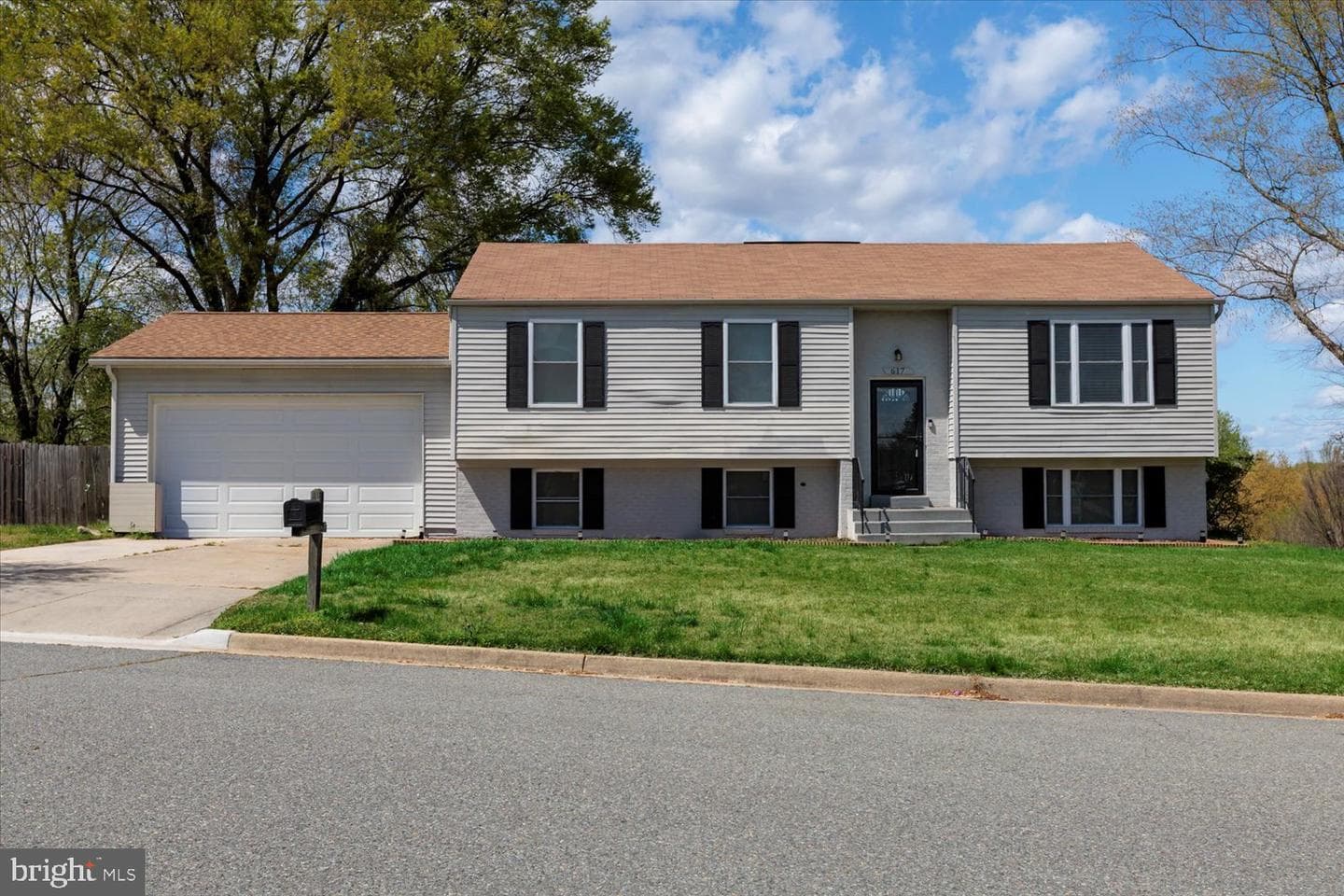 617 Castlewood Drive
