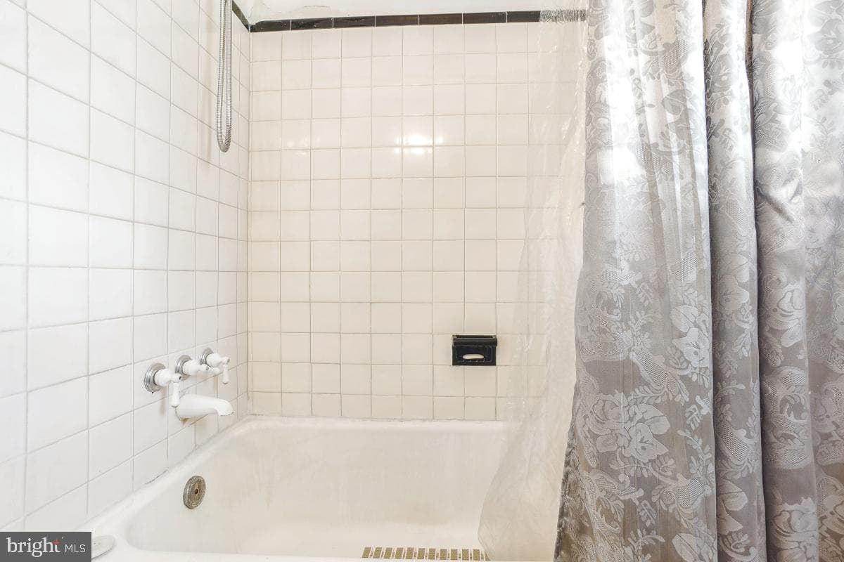 210 69th Street photo 18