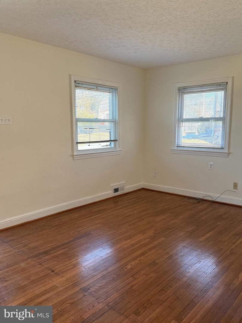 5529 Volta Avenue photo 3