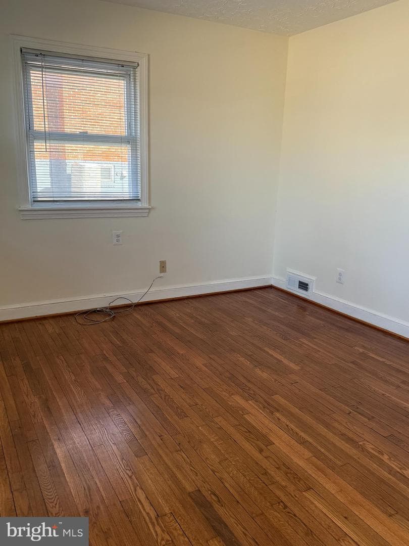 5529 Volta Avenue photo 4