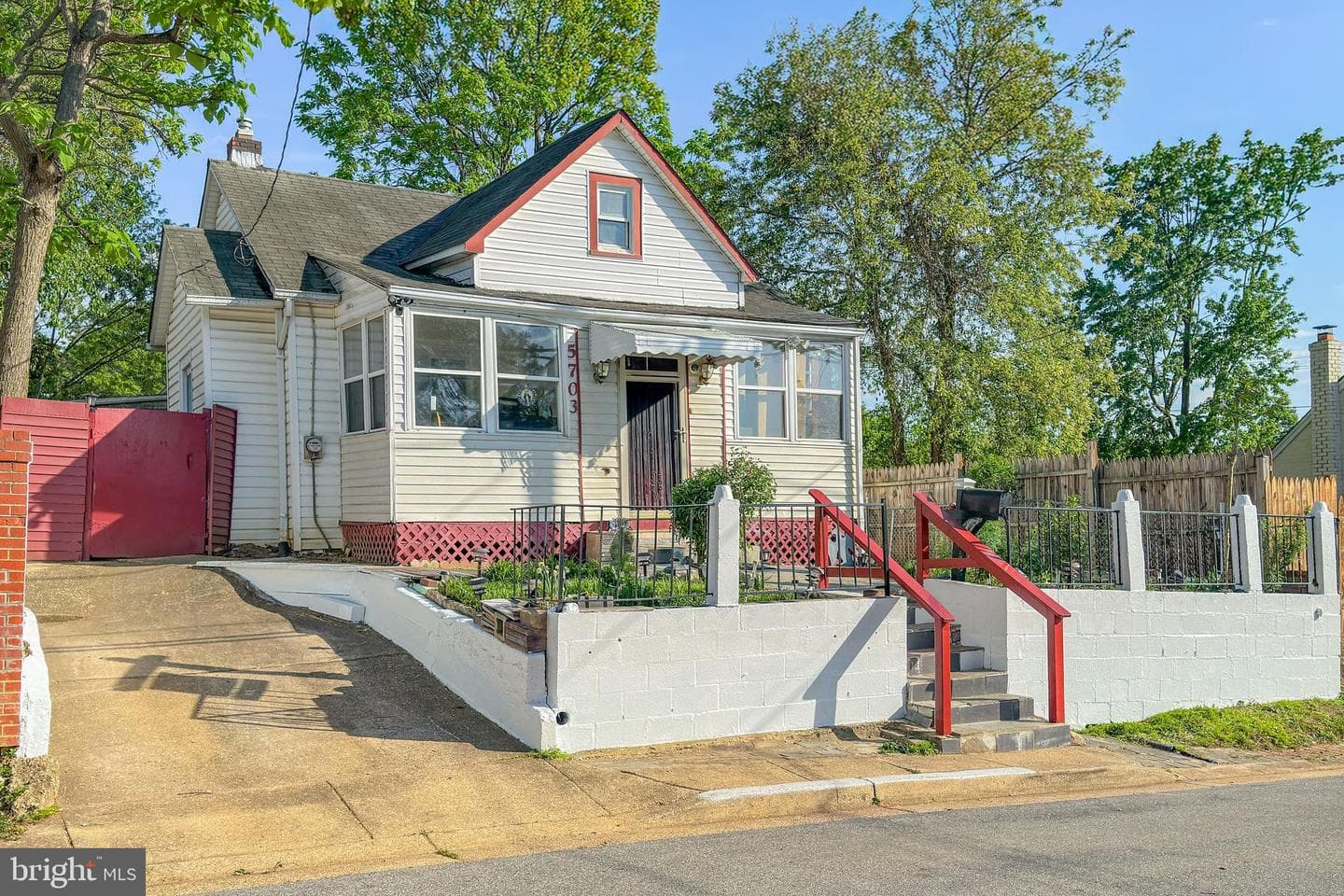 5703 Eagle Street photo 2