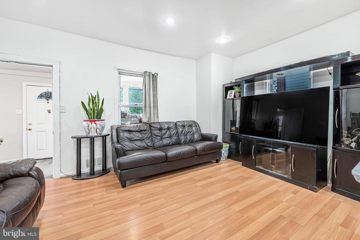 5703 Eagle Street photo 6