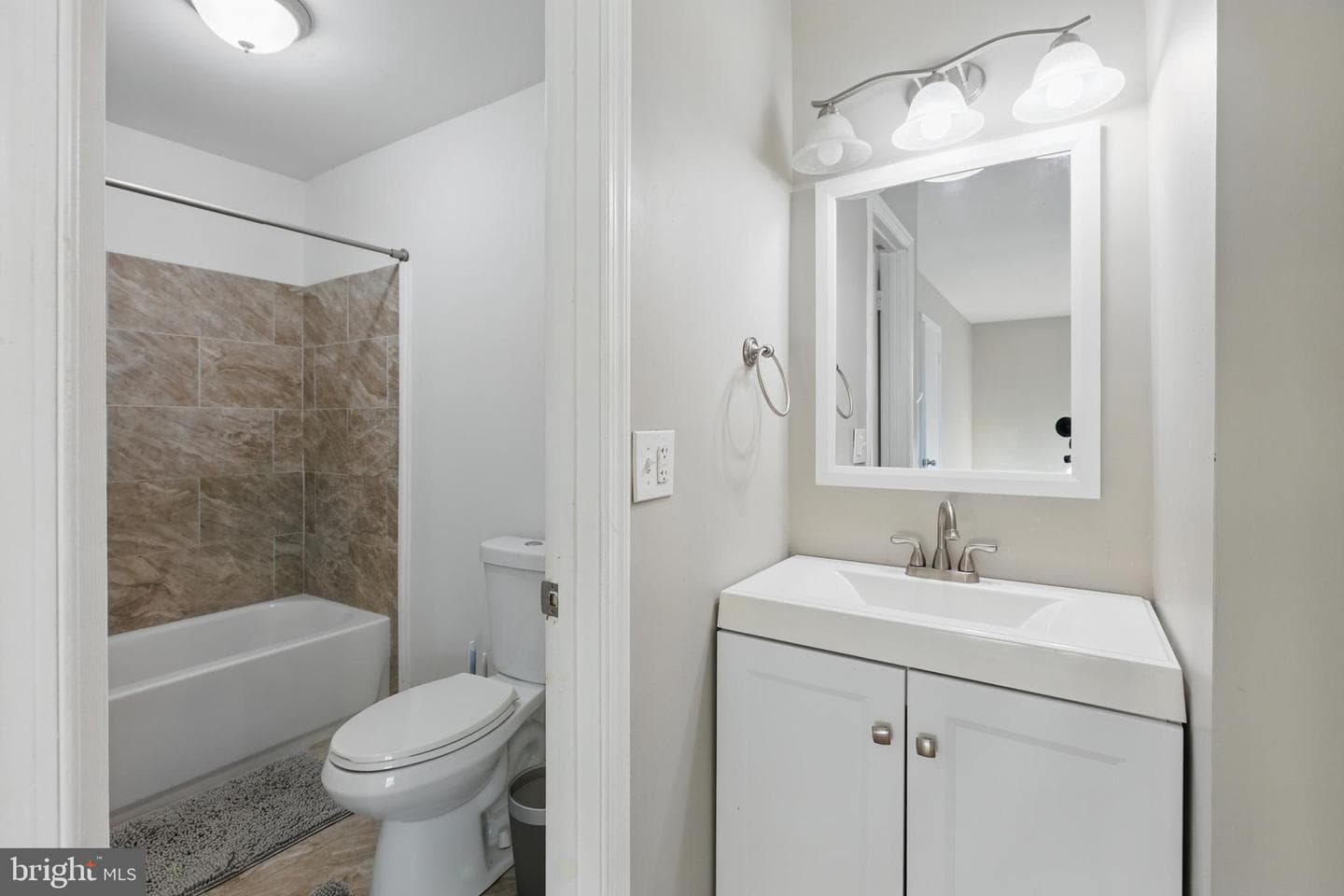 3014 South Grove photo 16