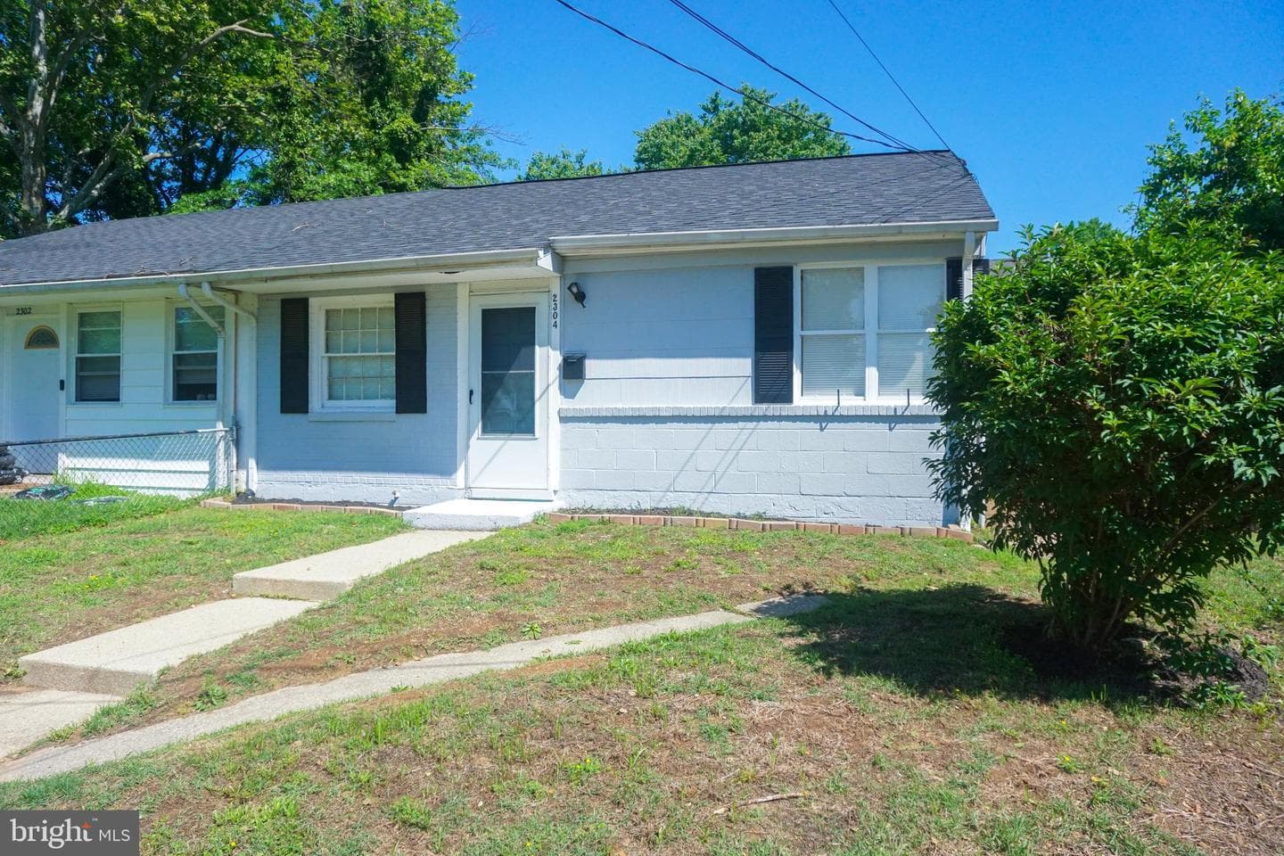 2304 Penbrook Circle photo 2