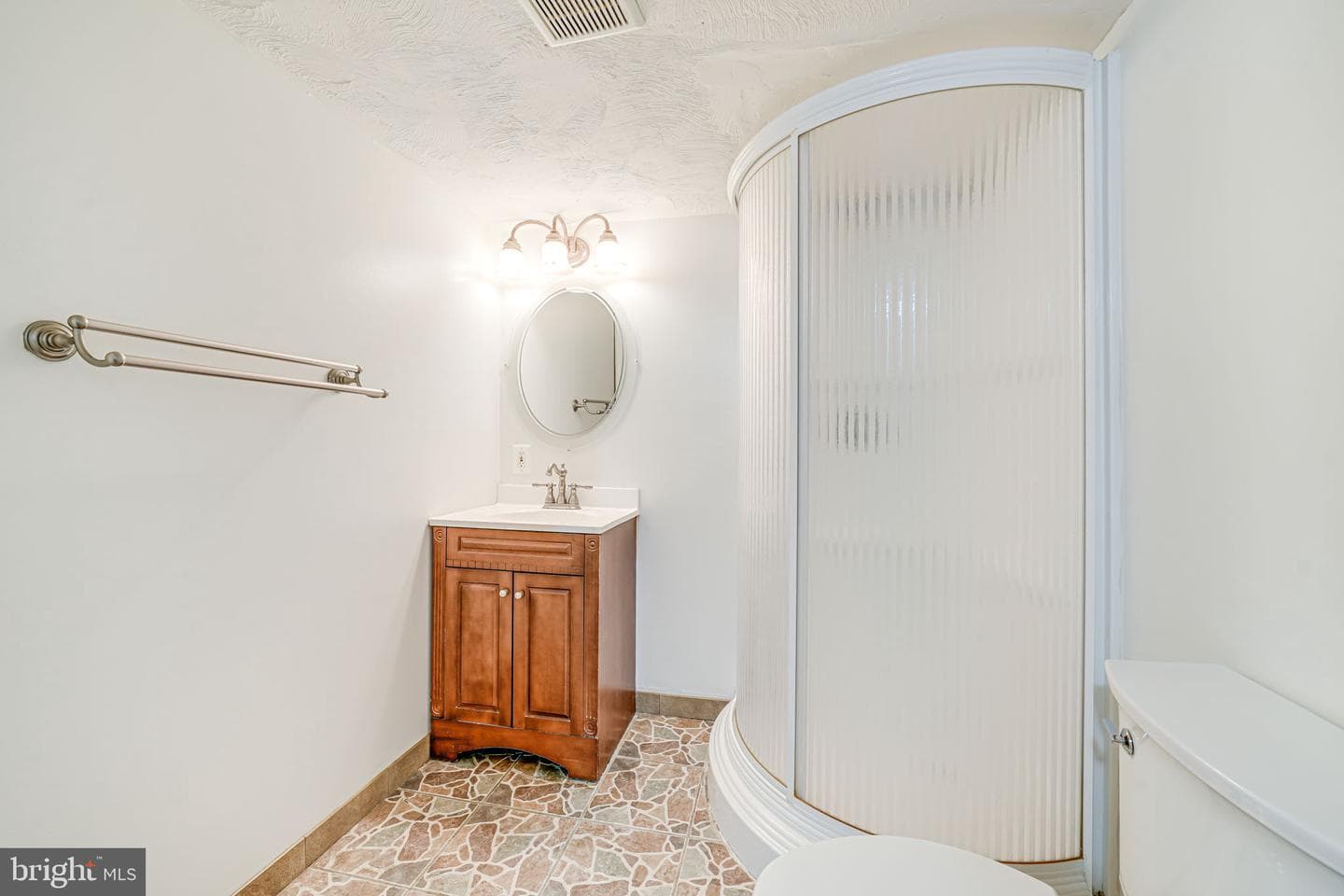 12211 Guinevere Place photo 16