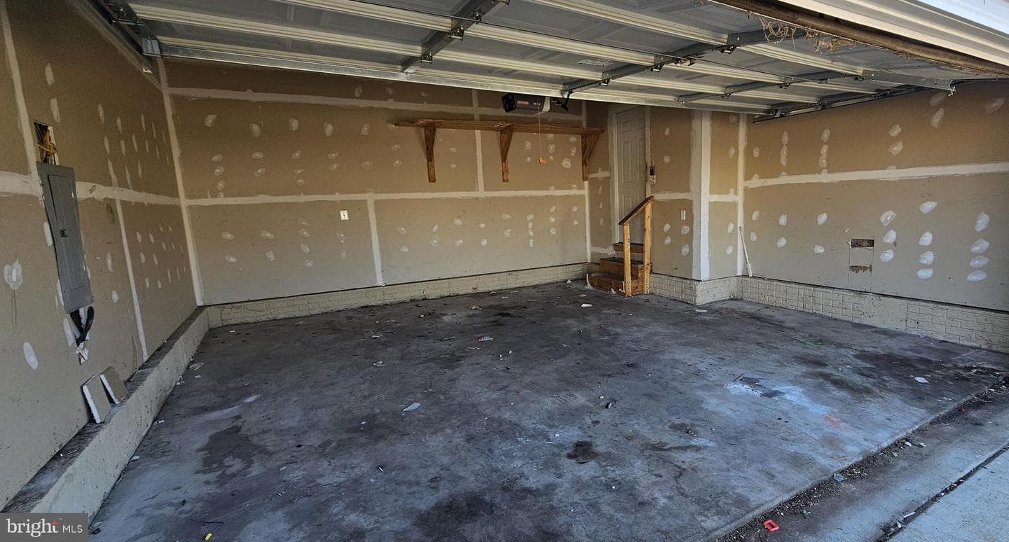 10909 Waco Drive photo 3