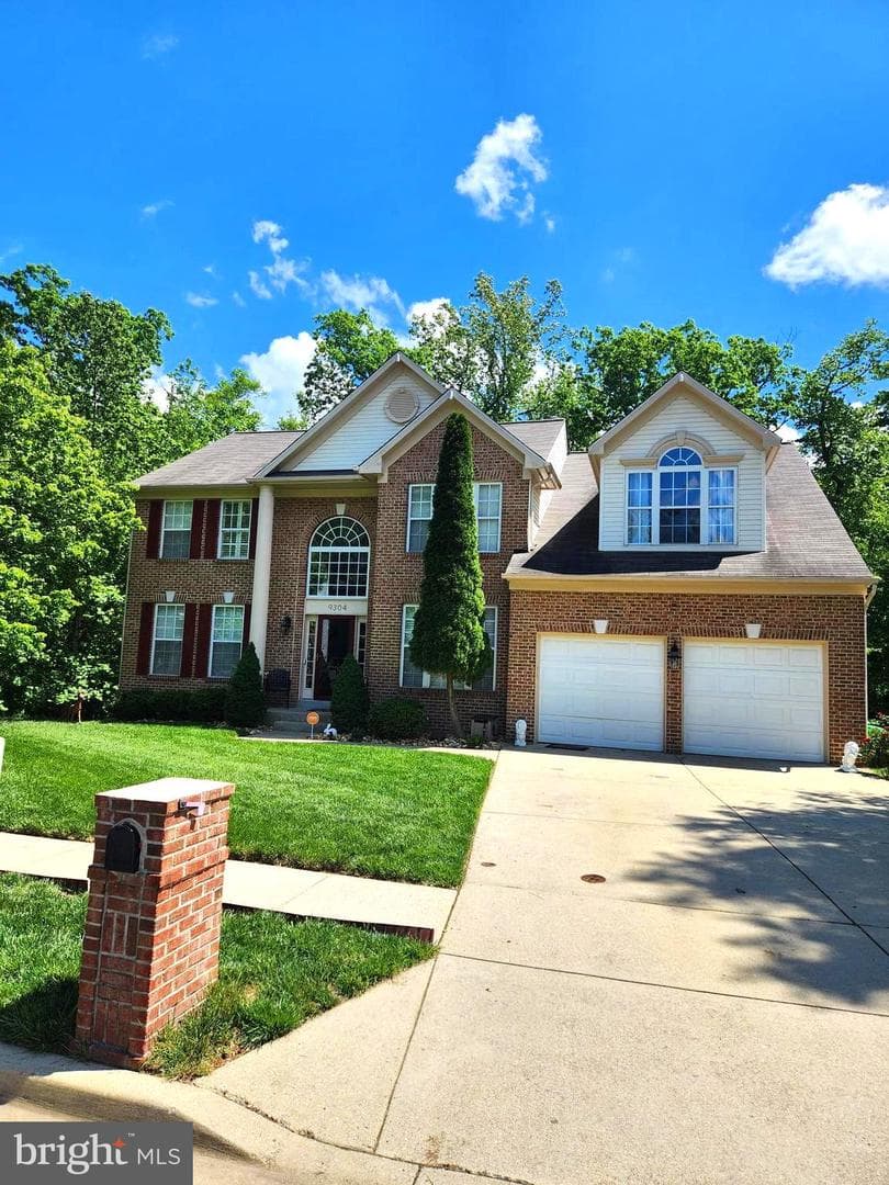 9304 Stream Valley Lane photo 2
