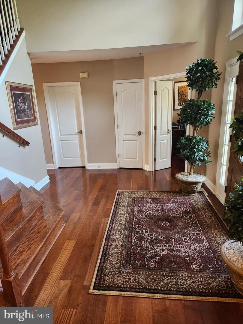 9304 Stream Valley Lane photo 3