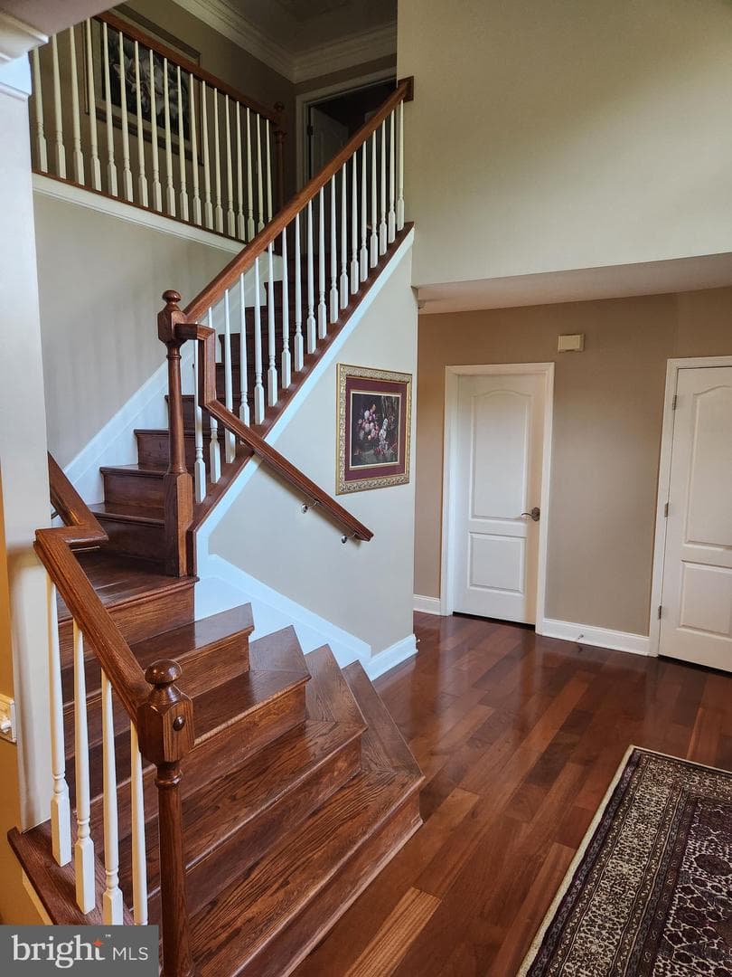 9304 Stream Valley Lane photo 4