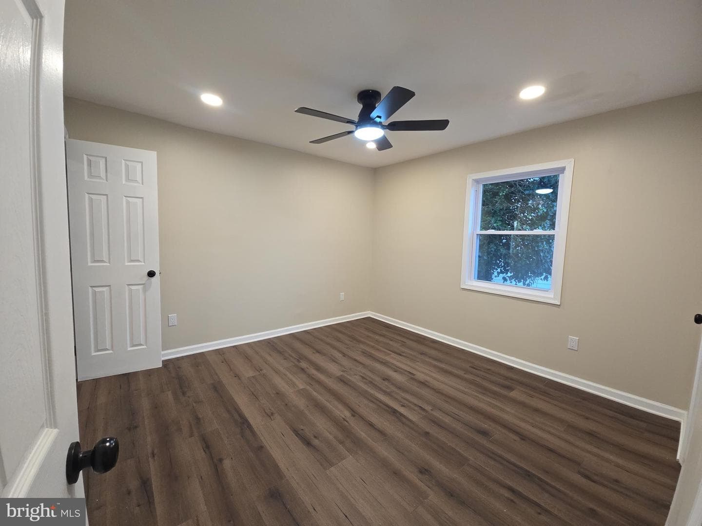 135 Seneca Drive photo 15