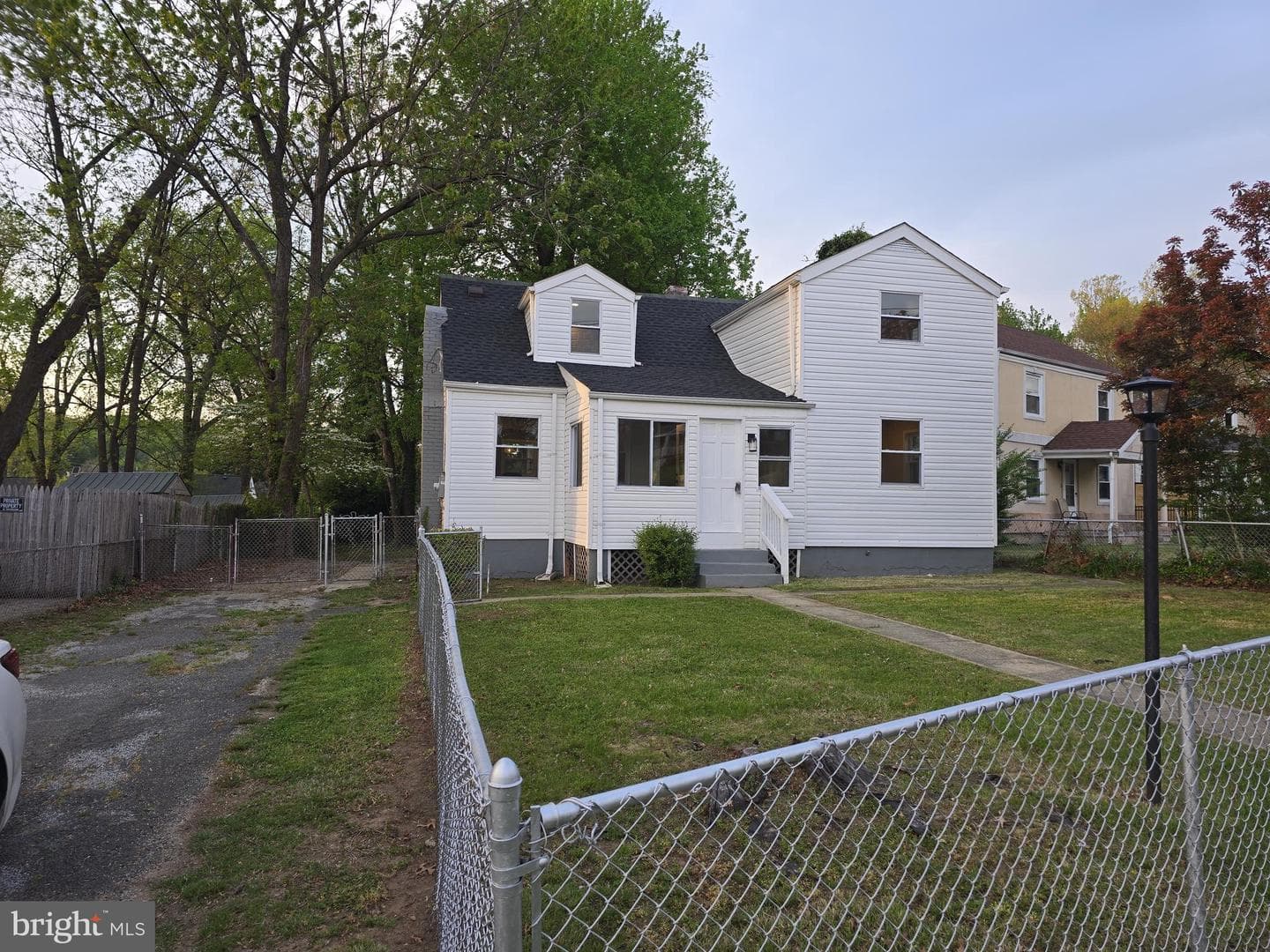 135 Seneca Drive photo 2