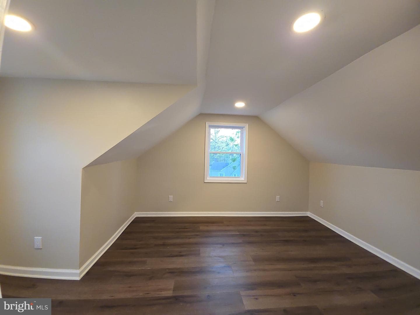 135 Seneca Drive photo 21
