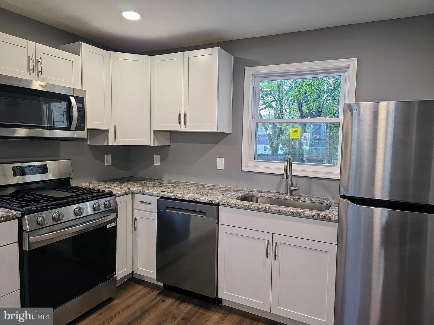 135 Seneca Drive photo 9