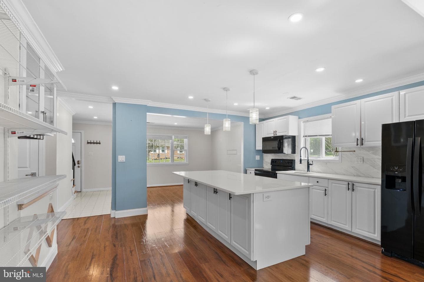 10011 Dakin Court photo 3