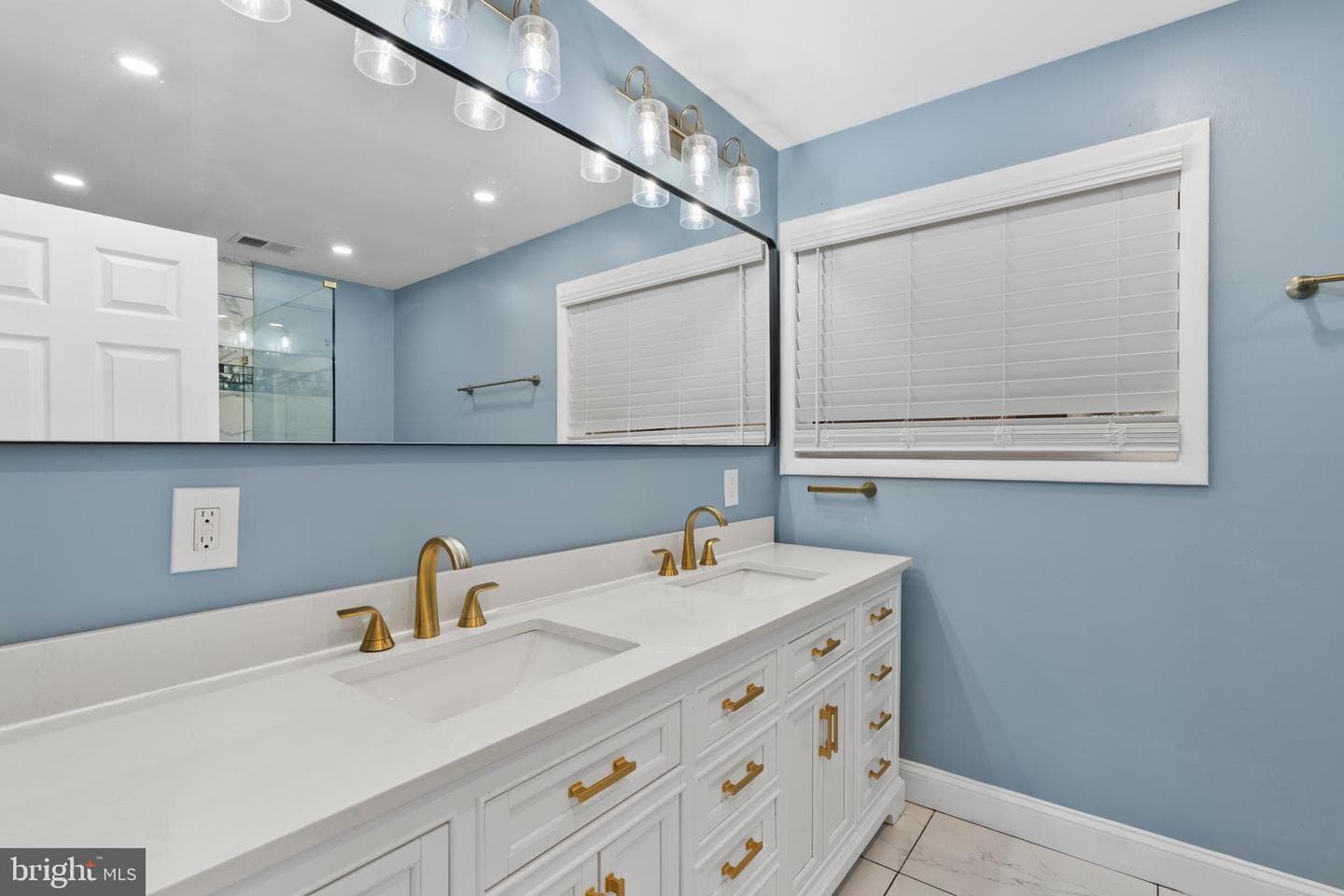 10011 Dakin Court photo 6