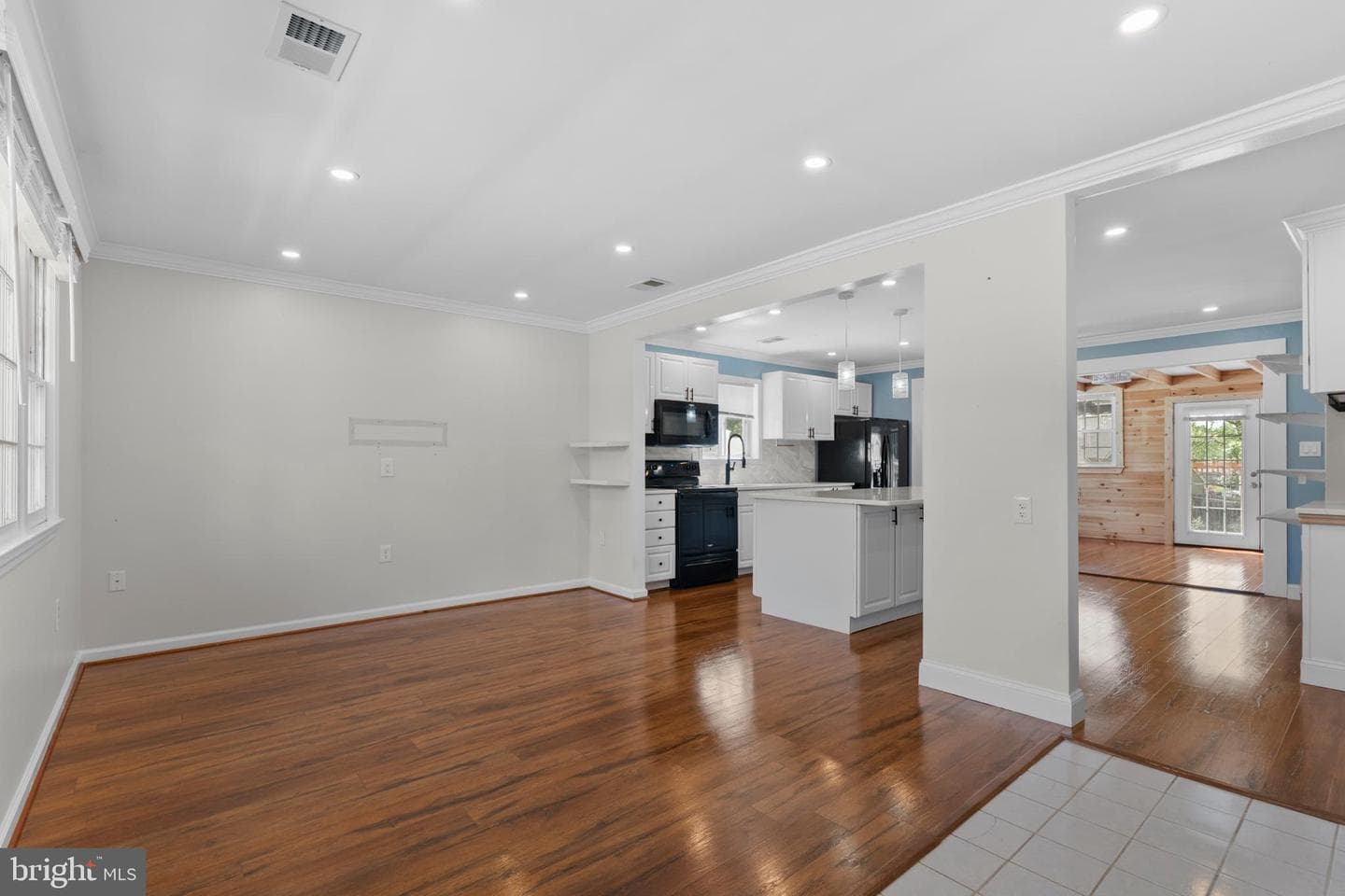 10011 Dakin Court photo 9