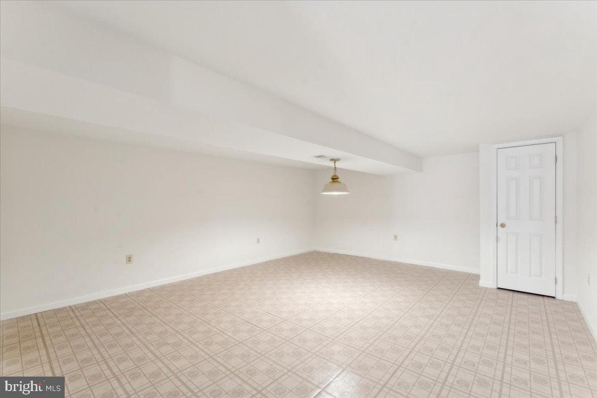 9205 Utica Place photo 31