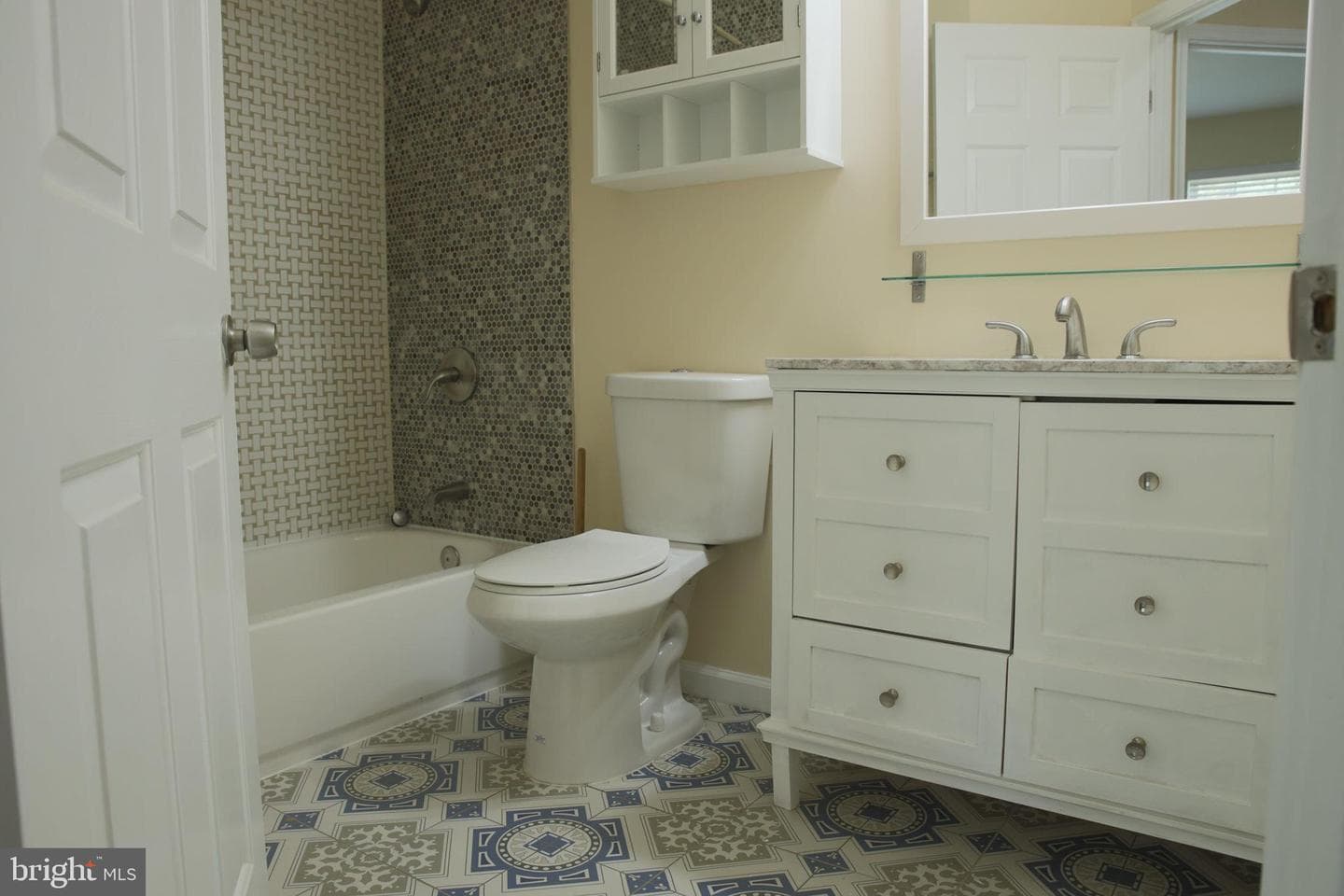 7300 Serenade Circle photo 10