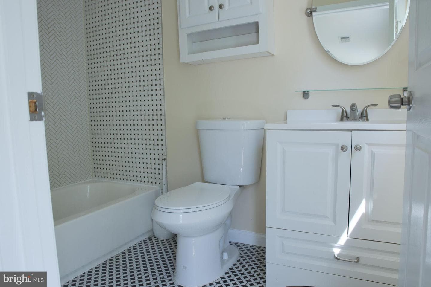 7300 Serenade Circle photo 12