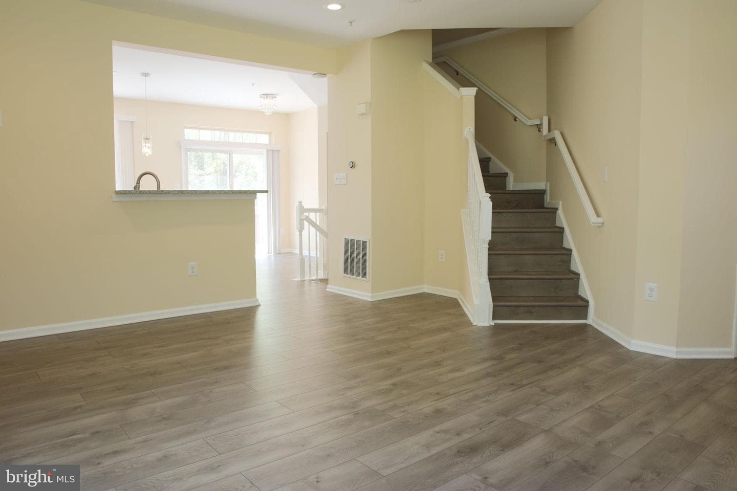 7300 Serenade Circle photo 4