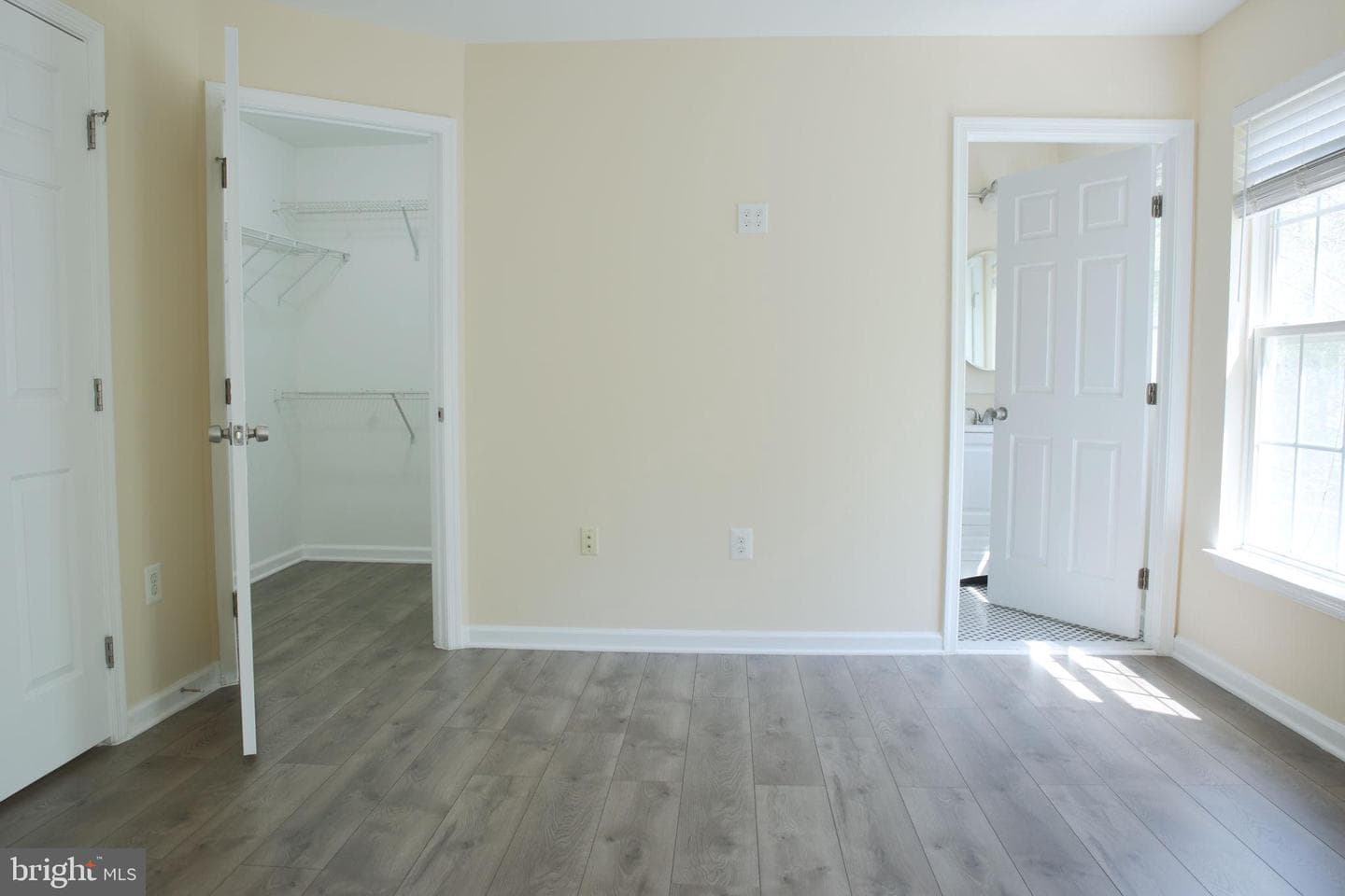 7300 Serenade Circle photo 8