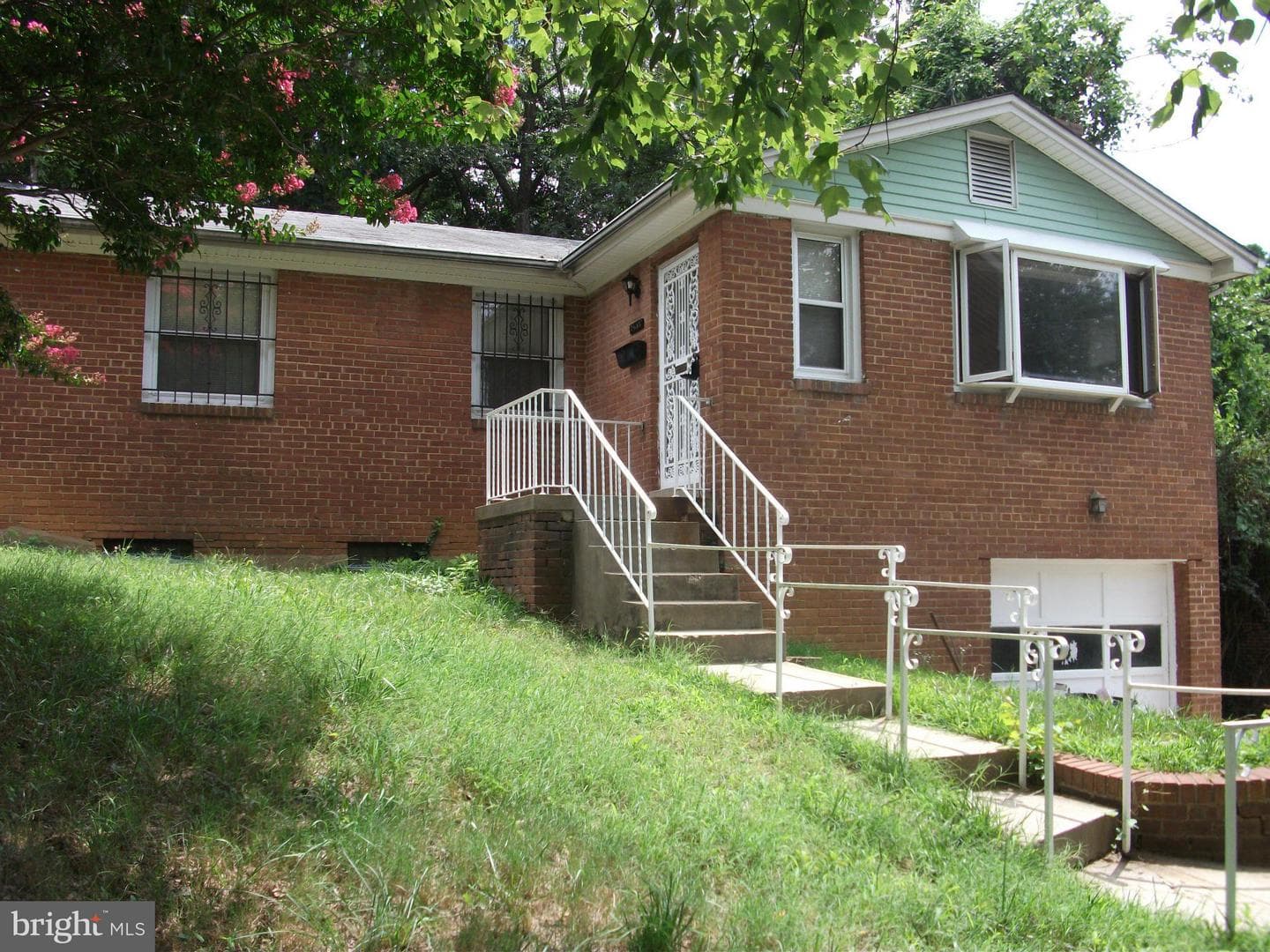 2503 Easton Street photo 1
