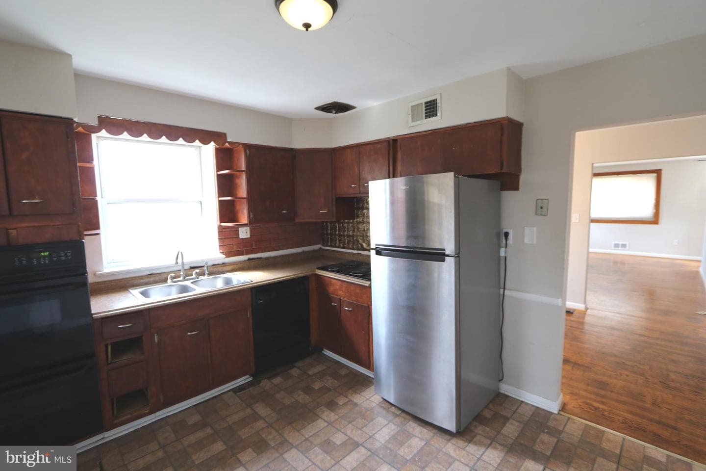 2503 Easton Street photo 2