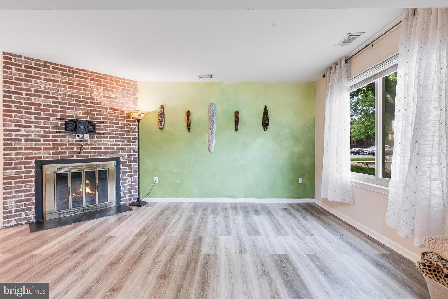 7329 Split Rail Lane photo 4
