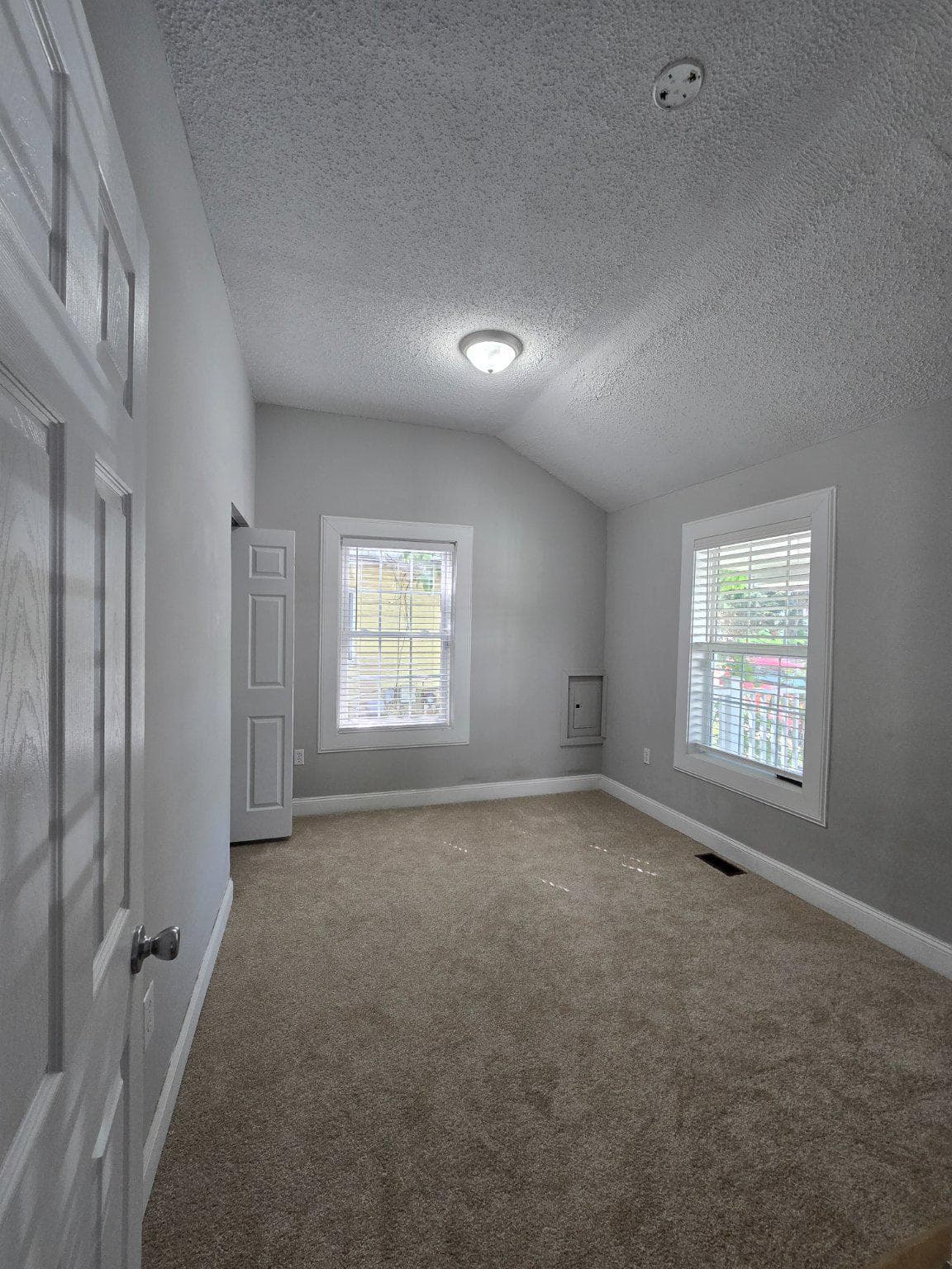 5711 J Street photo 13