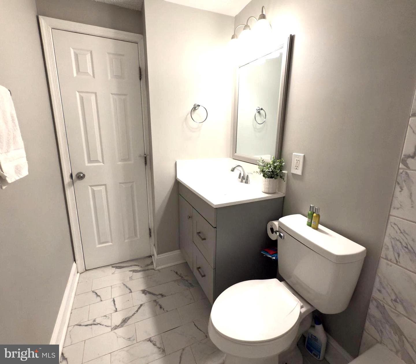 5711 J Street photo 16