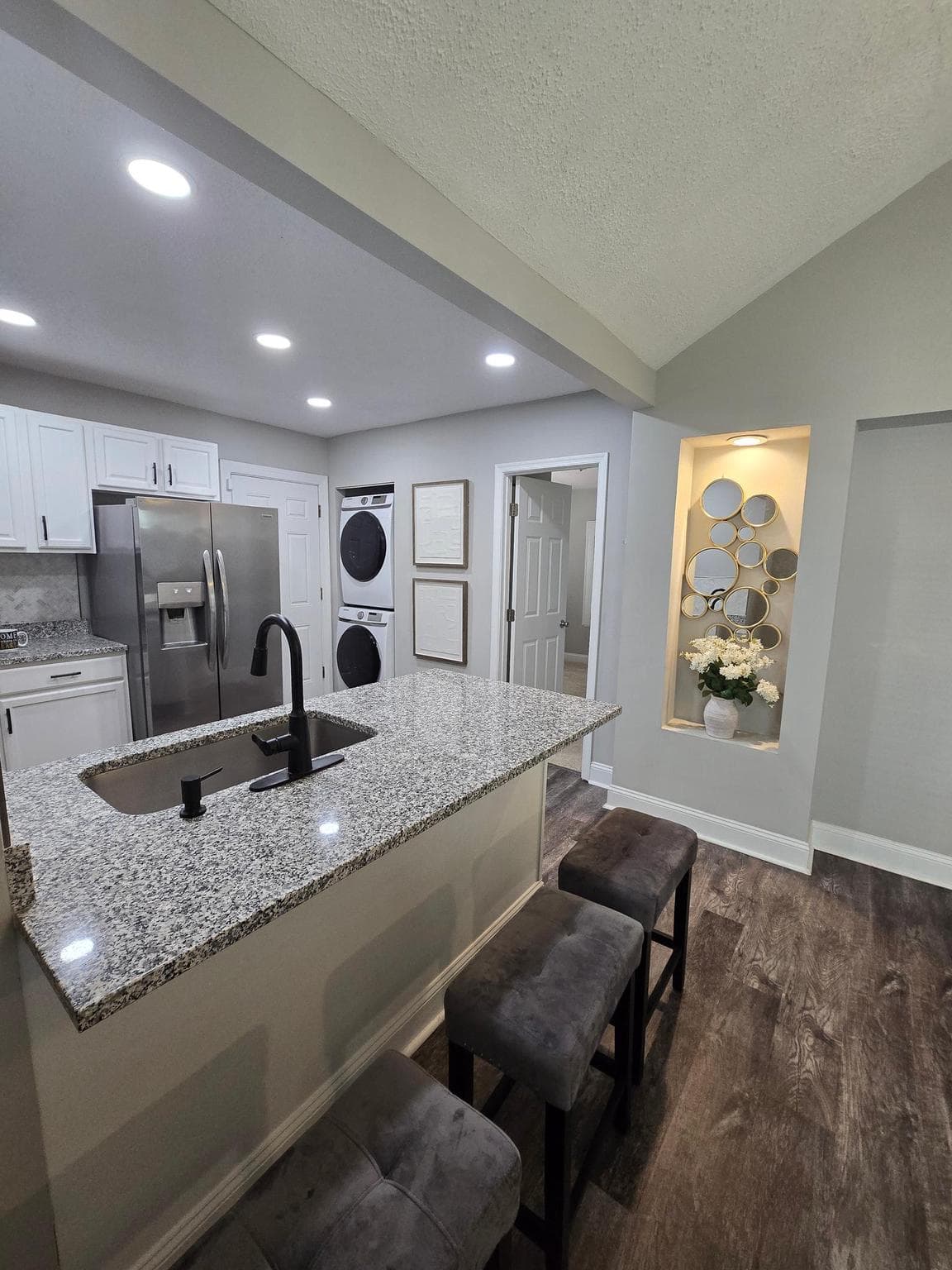 5711 J Street photo 9