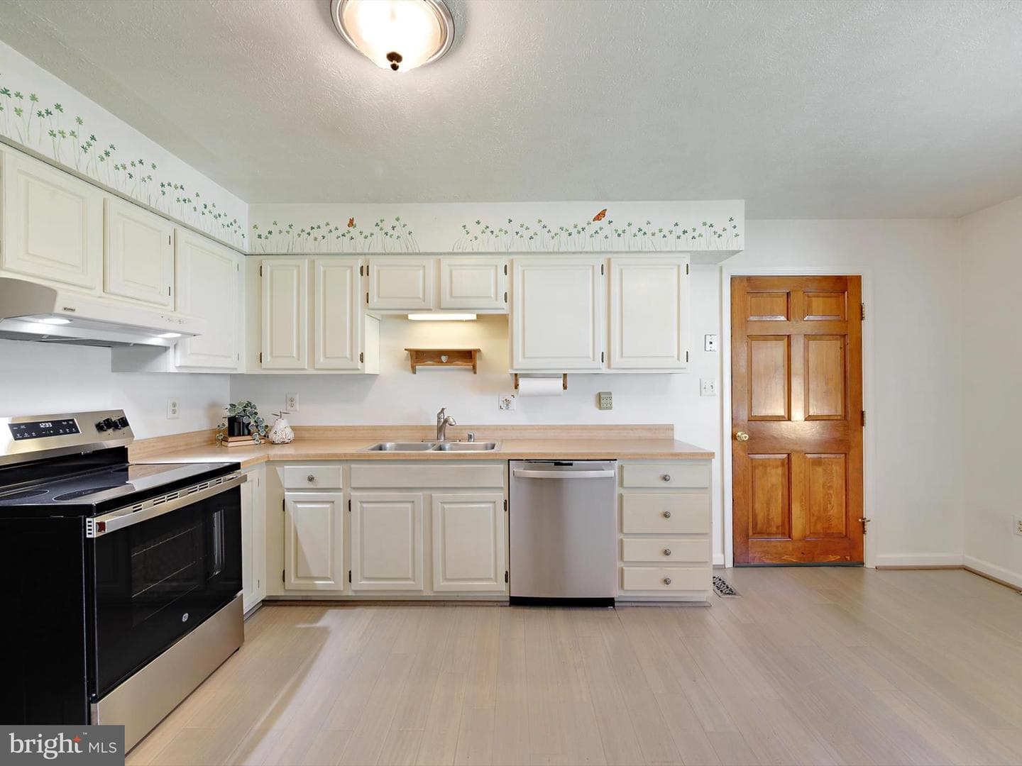6601 Facchina Lane photo 9