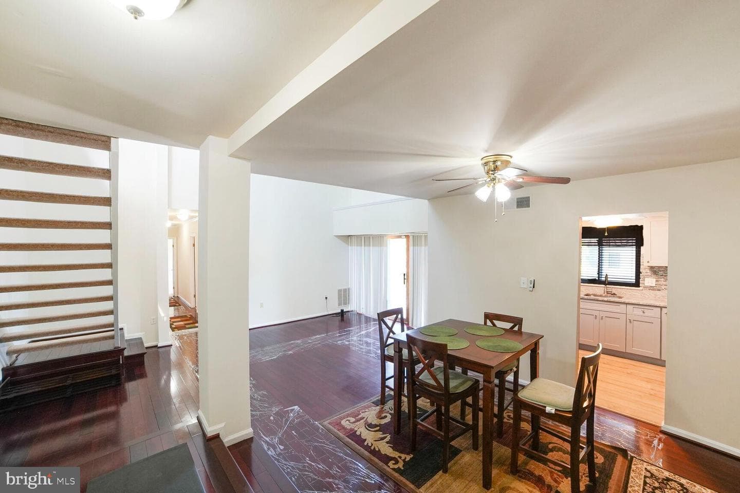 15708 Dorset Road #304 photo 11