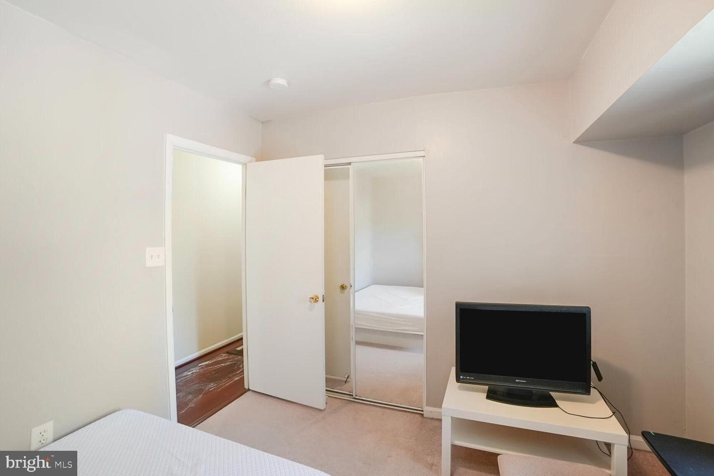 15708 Dorset Road #304 photo 15