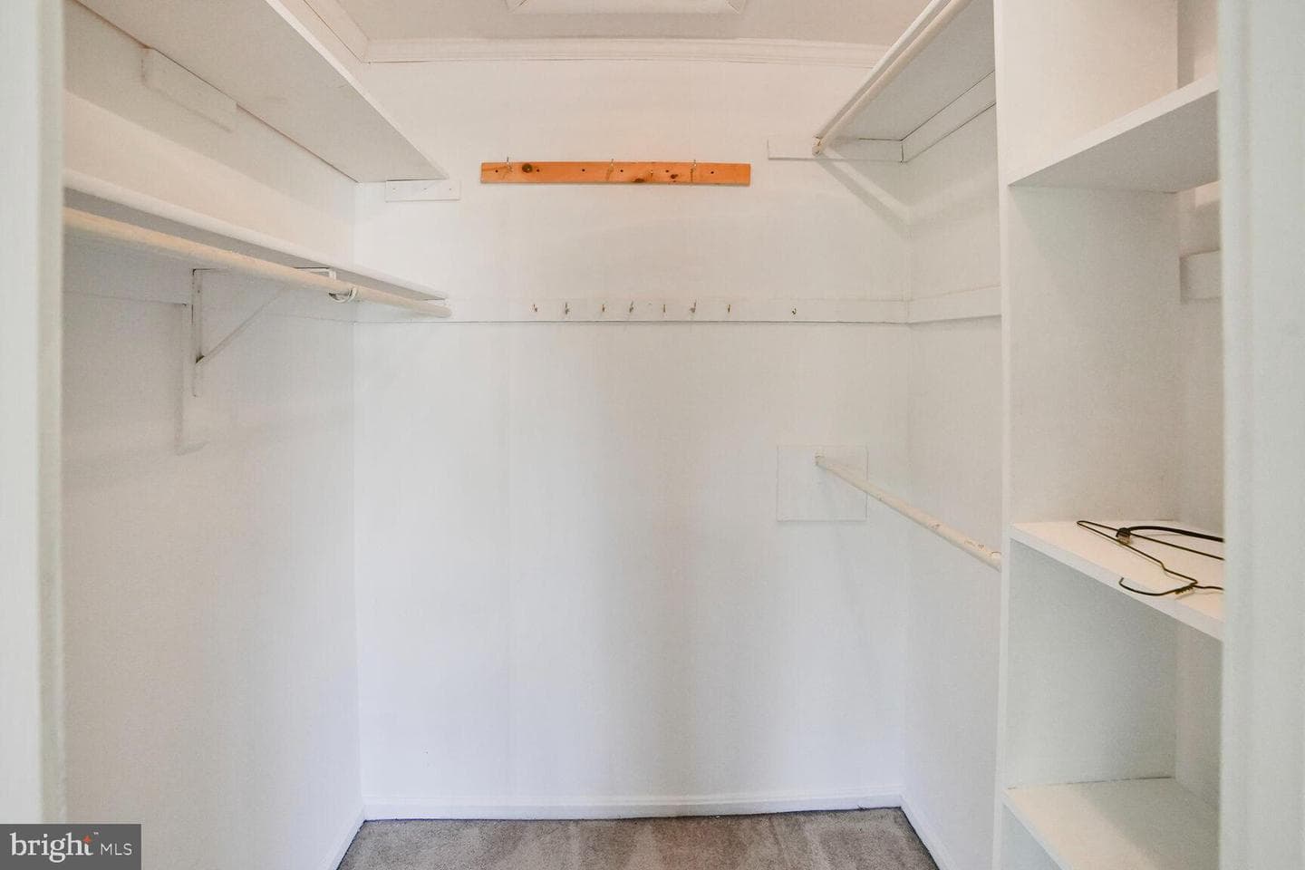 15708 Dorset Road #304 photo 25