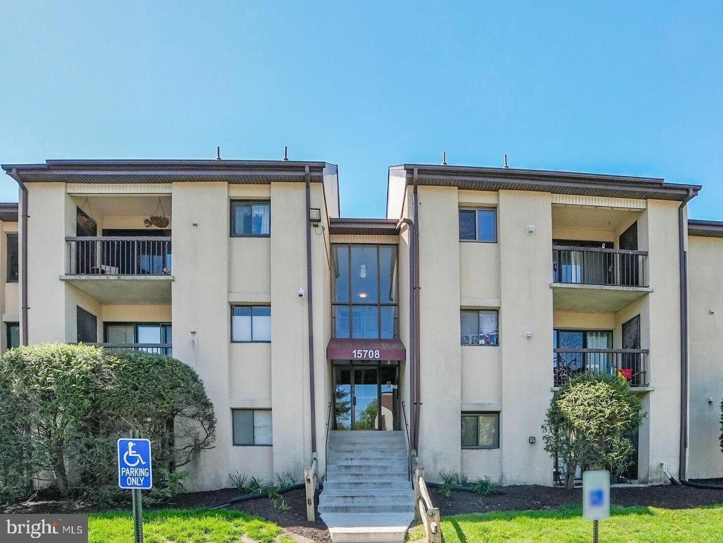 15708 Dorset Road #304 photo 29