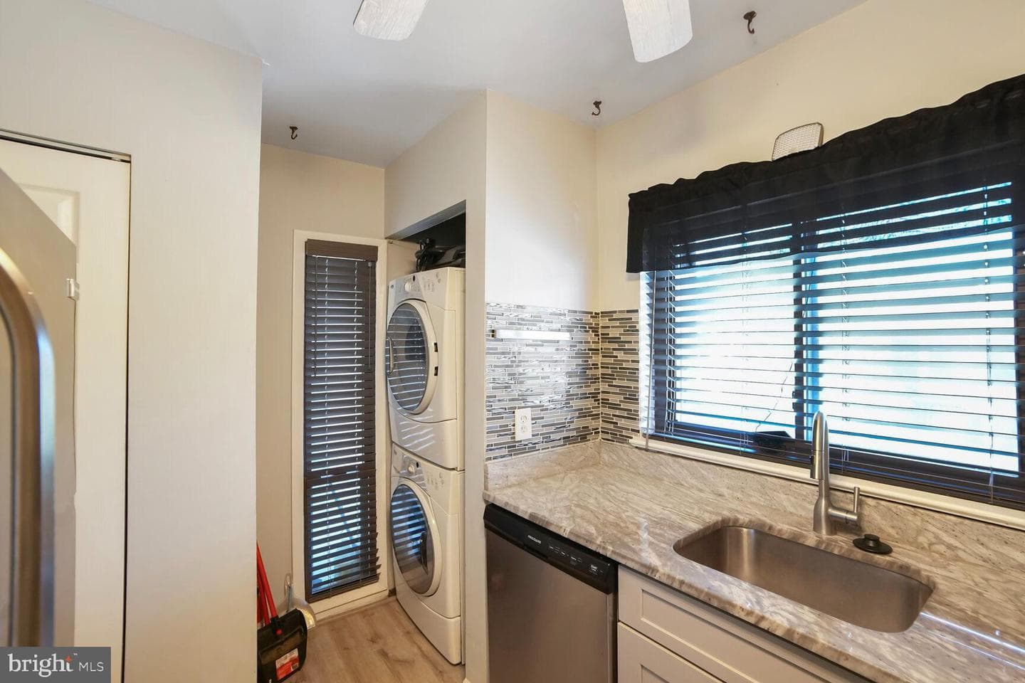 15708 Dorset Road #304 photo 4