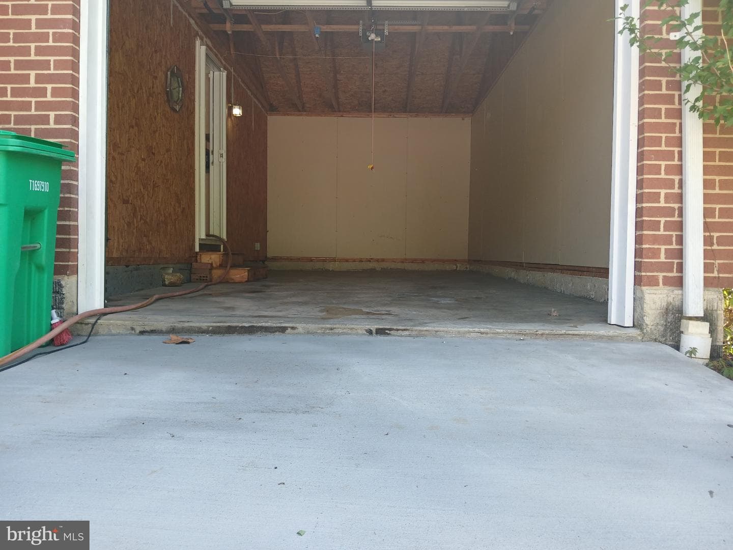 2605 John A Thompson Road photo 4