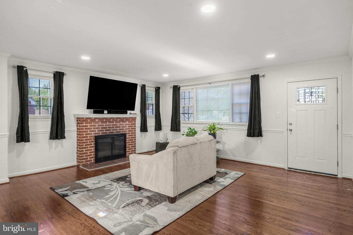 2124 Weber Drive photo 4