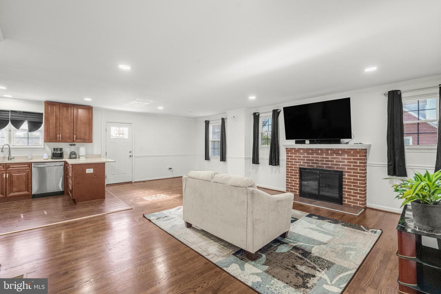 2124 Weber Drive photo 5